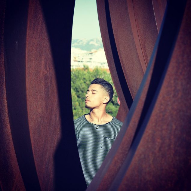 Photographie de portrait artistique.
Réalise a MarseilleAccueil